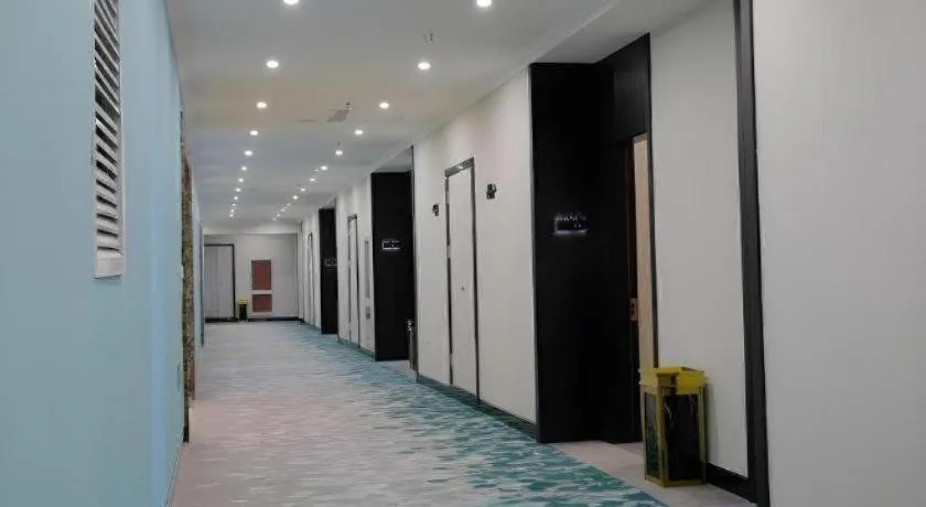 Green Tree Inn Express Tangshan Yueting County Bus Station