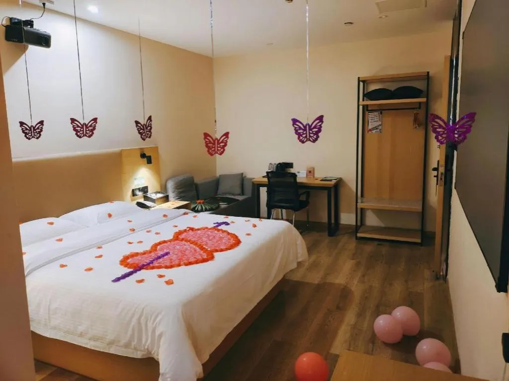 Bed in Green Tree Inn Guangxi Wuzhou 2nd Xinxing Road Liangguang Market