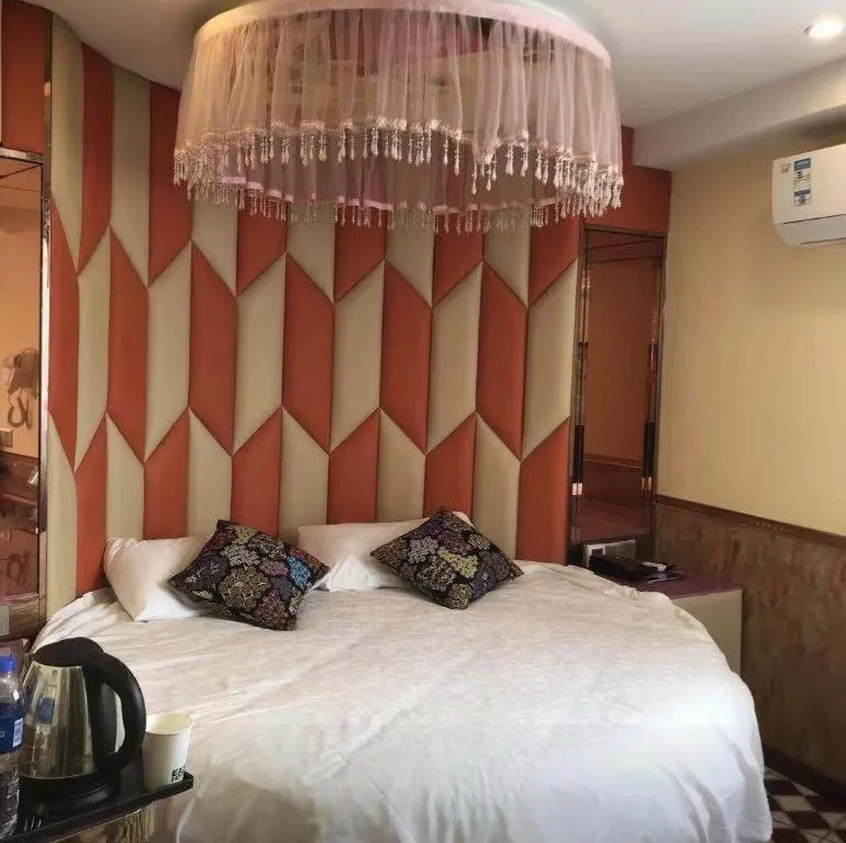 Bed in Ease Hotel Shanghai Chuanhuan Nan Road Chuansha Metro Station