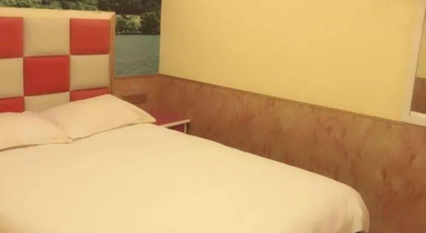 Bed in Ease Hotel Shanghai Chuanhuan Nan Road Chuansha Metro Station