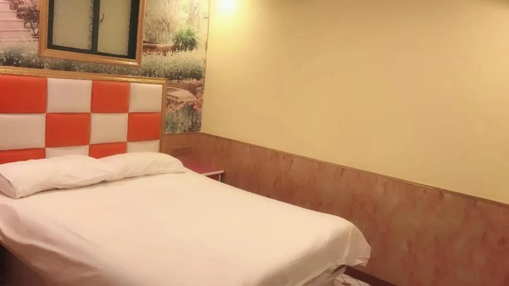 Bed in Ease Hotel Shanghai Chuanhuan Nan Road Chuansha Metro Station