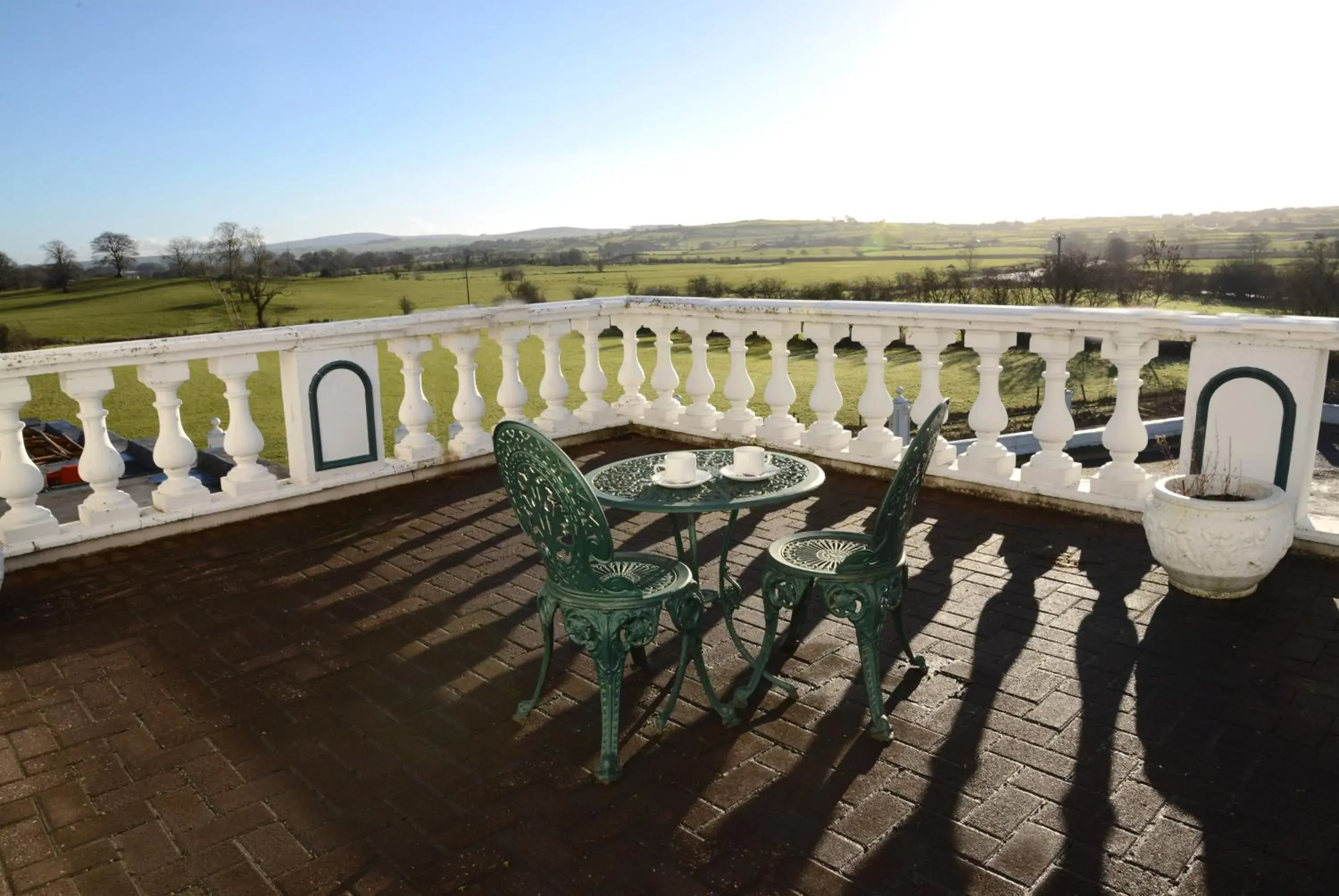 Luxury Family Room with Balcony in Ardgort Country House Luxury Family Room with Balcony in Ardgort Country House