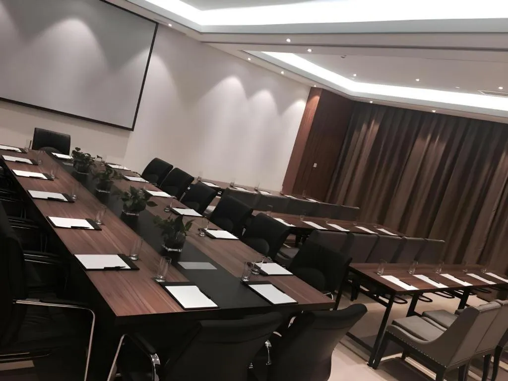 Crystal Orange Hotel Changzhou Dinosaurs Park