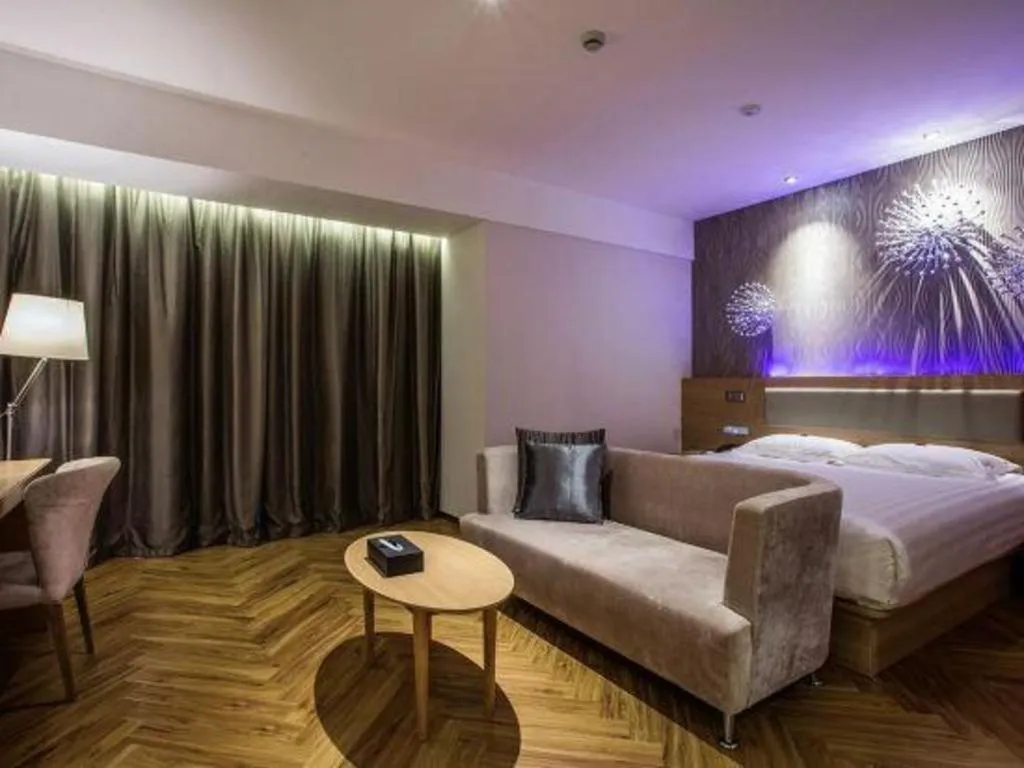 Crystal Orange Hotel Changzhou Dinosaurs Park