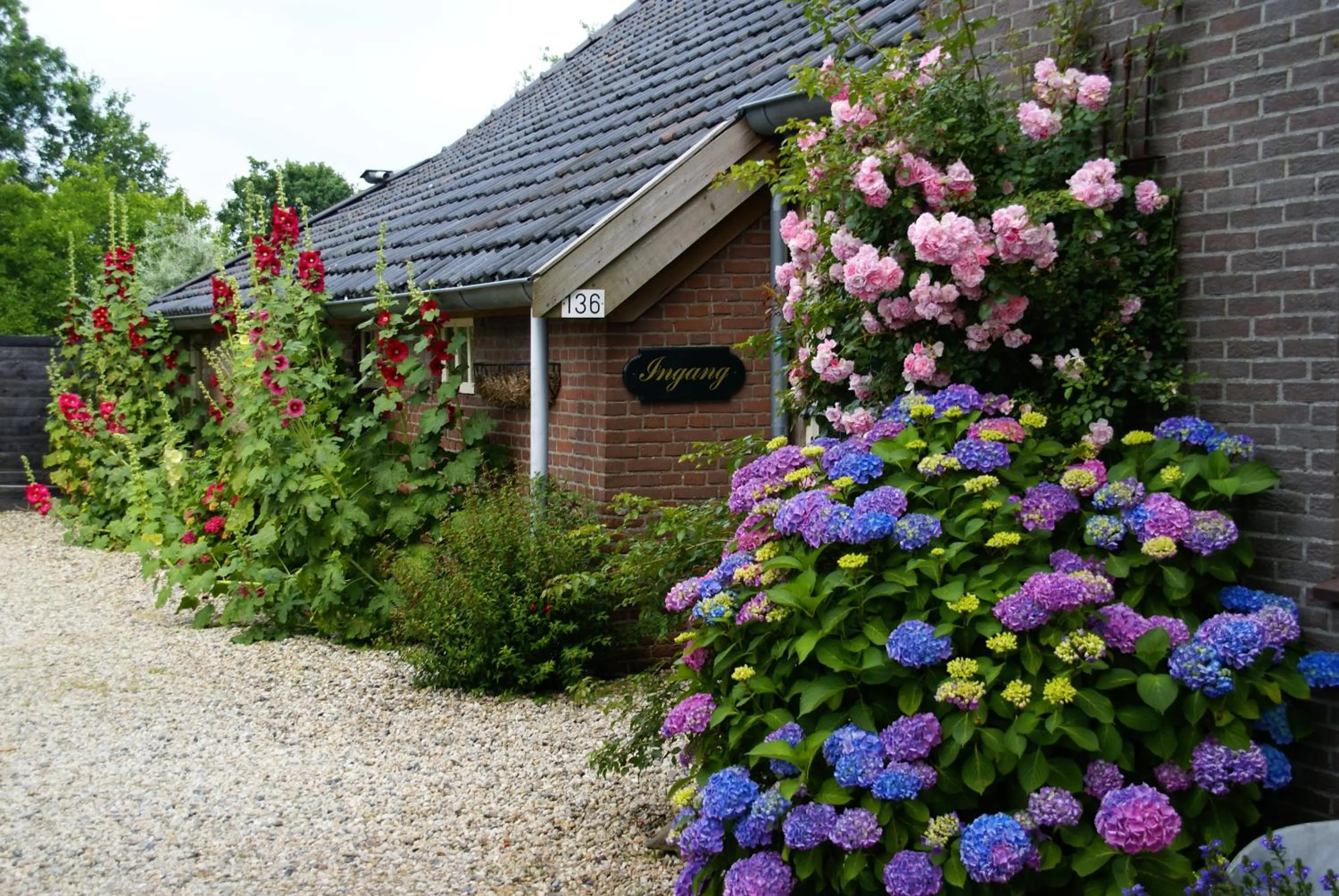 Facade/entrance in De Heerlijkheid Ruinerwold