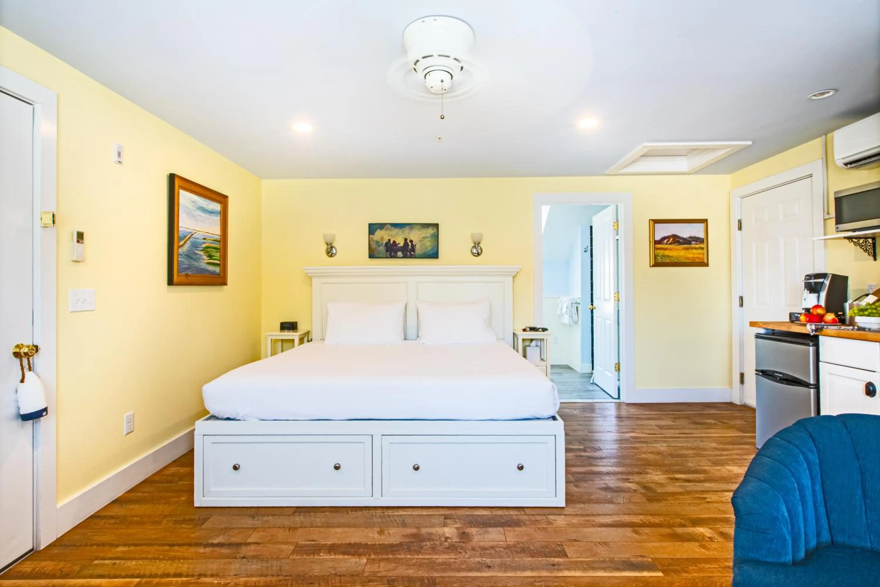 Bed in Admiral's Landing