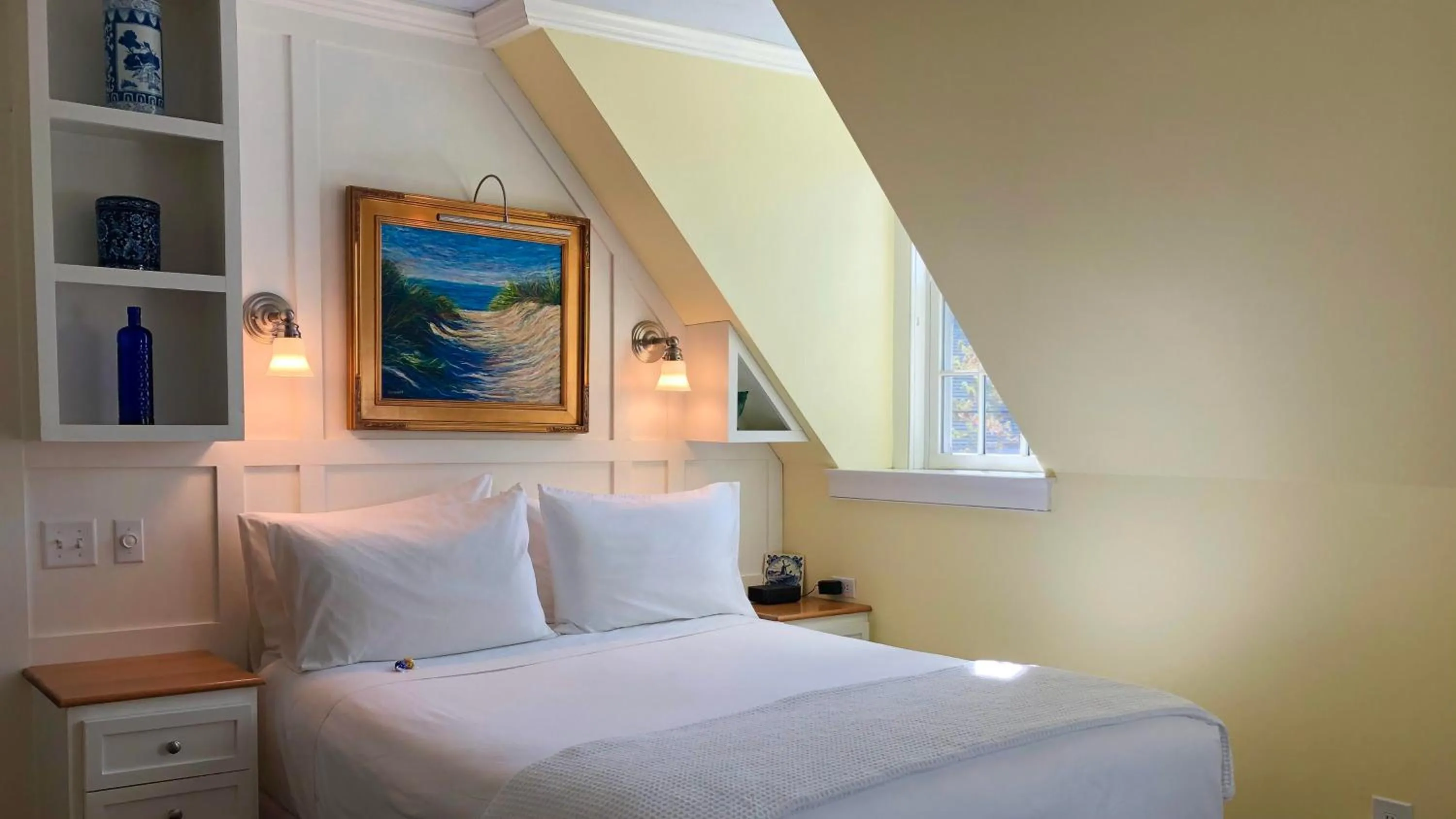 Bed in Admiral's Landing