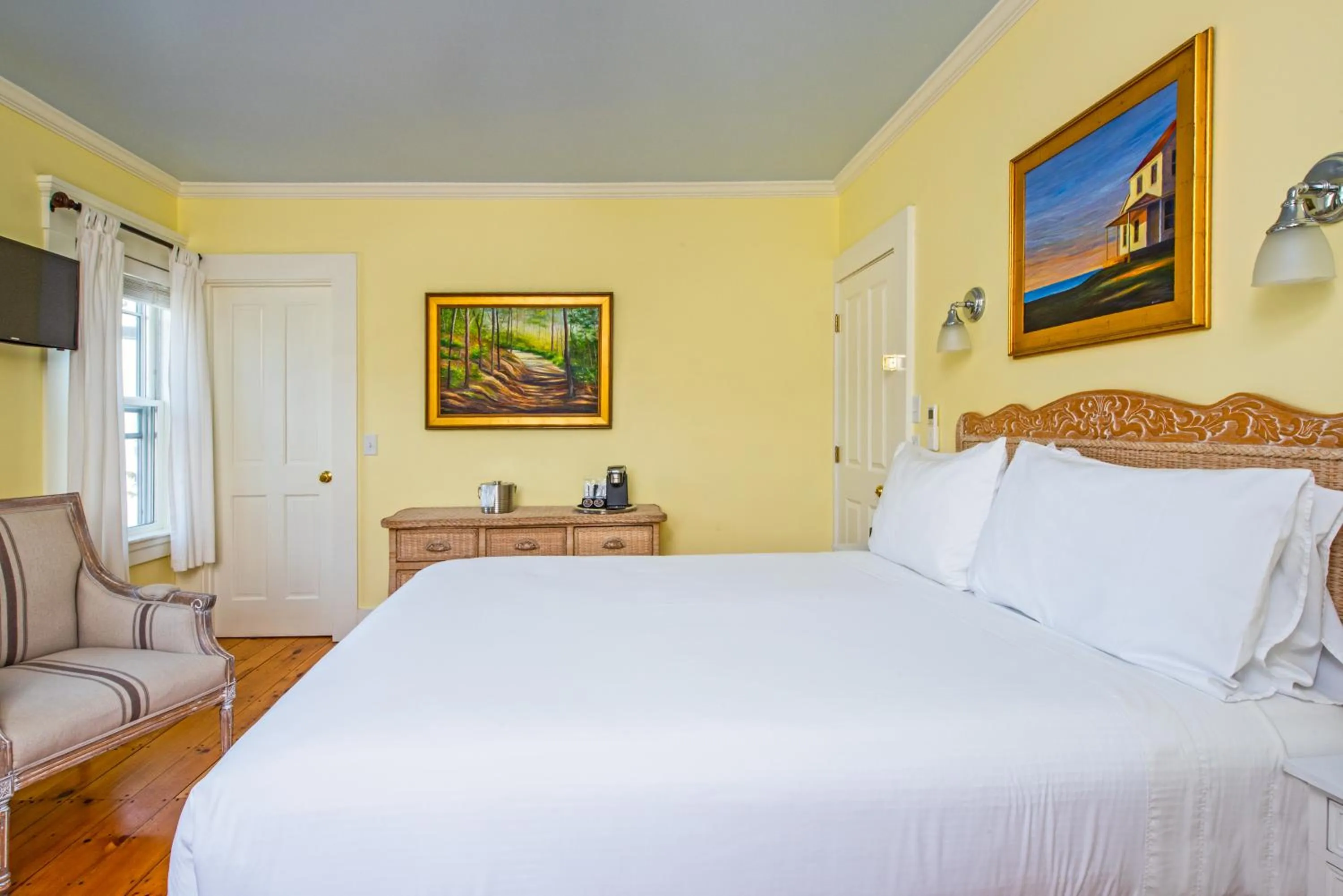 Bed in Admiral's Landing