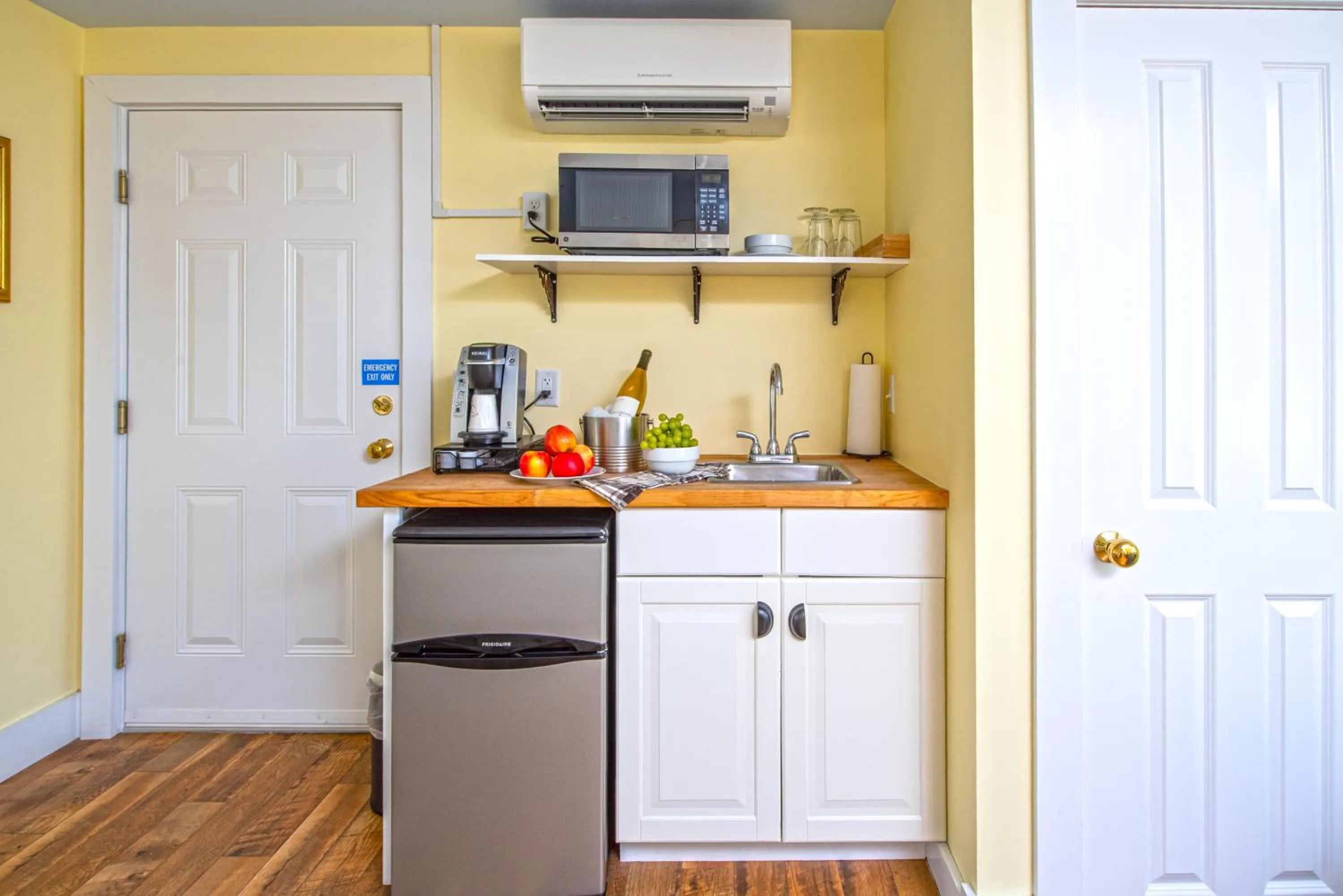 Coffee/tea facilities in Admiral's Landing