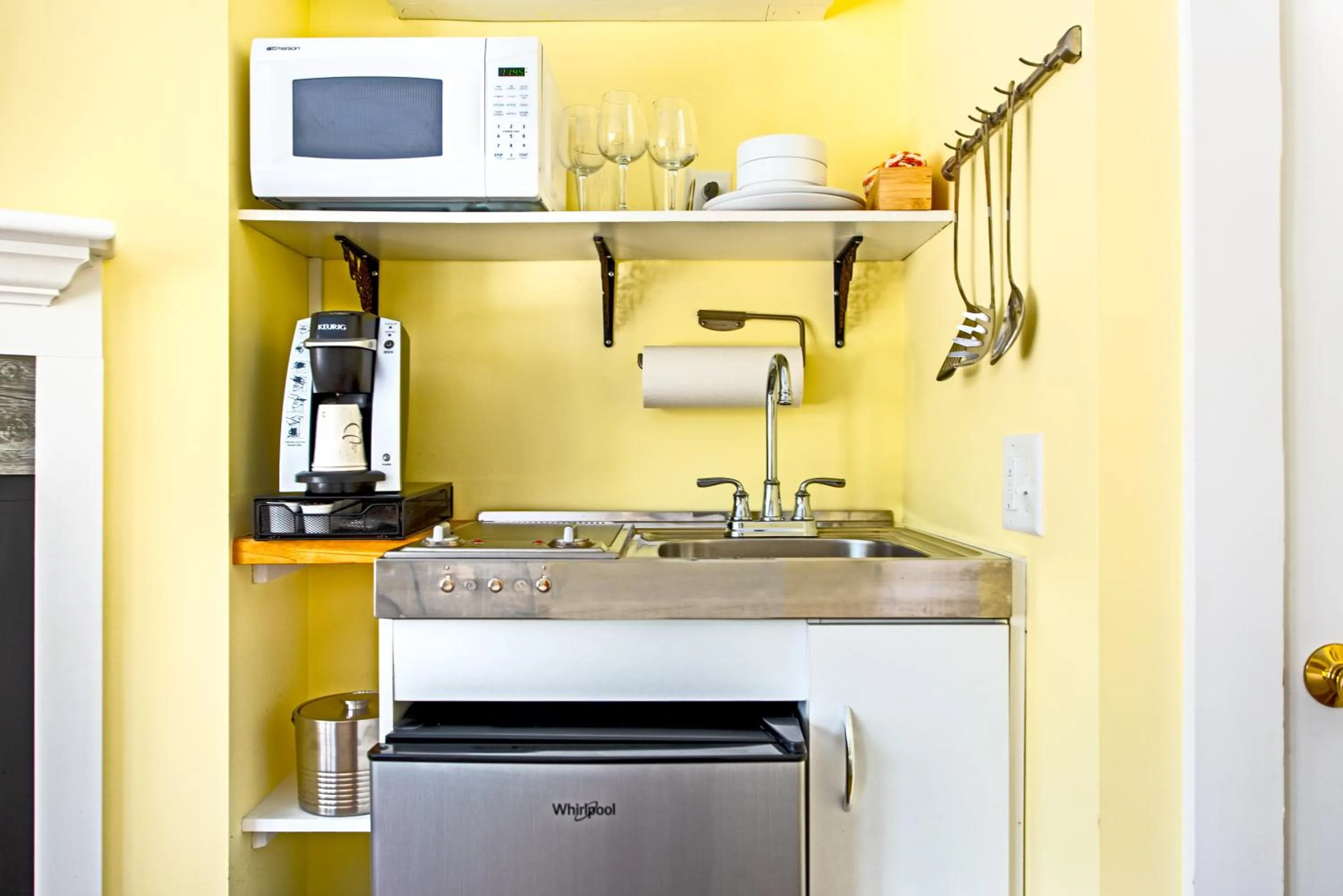 Kitchen or kitchenette in Admiral's Landing