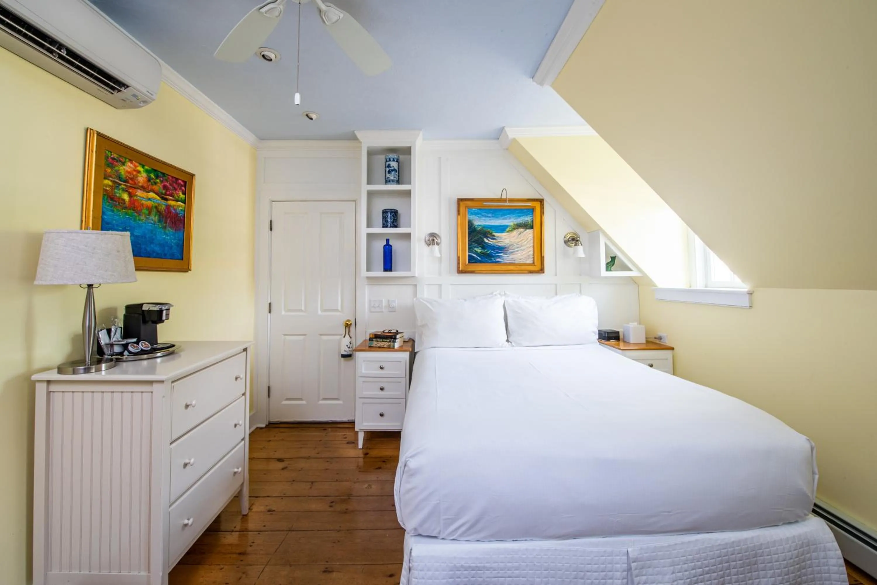 Bed in Admiral's Landing