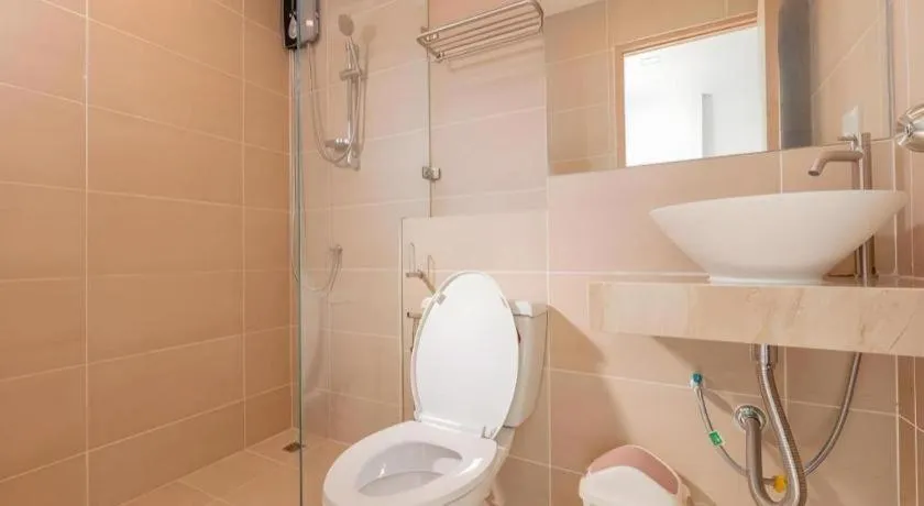 B2 Huai Khwang Premier Hotel