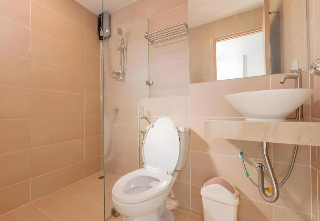 B2 Huai Khwang Premier Hotel