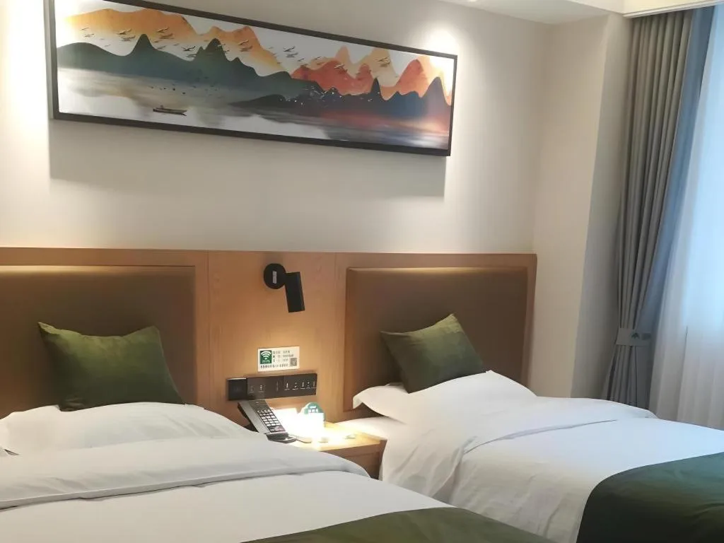 Bed in Green Tree Inn Fuyang Funan County Tianzhu Square