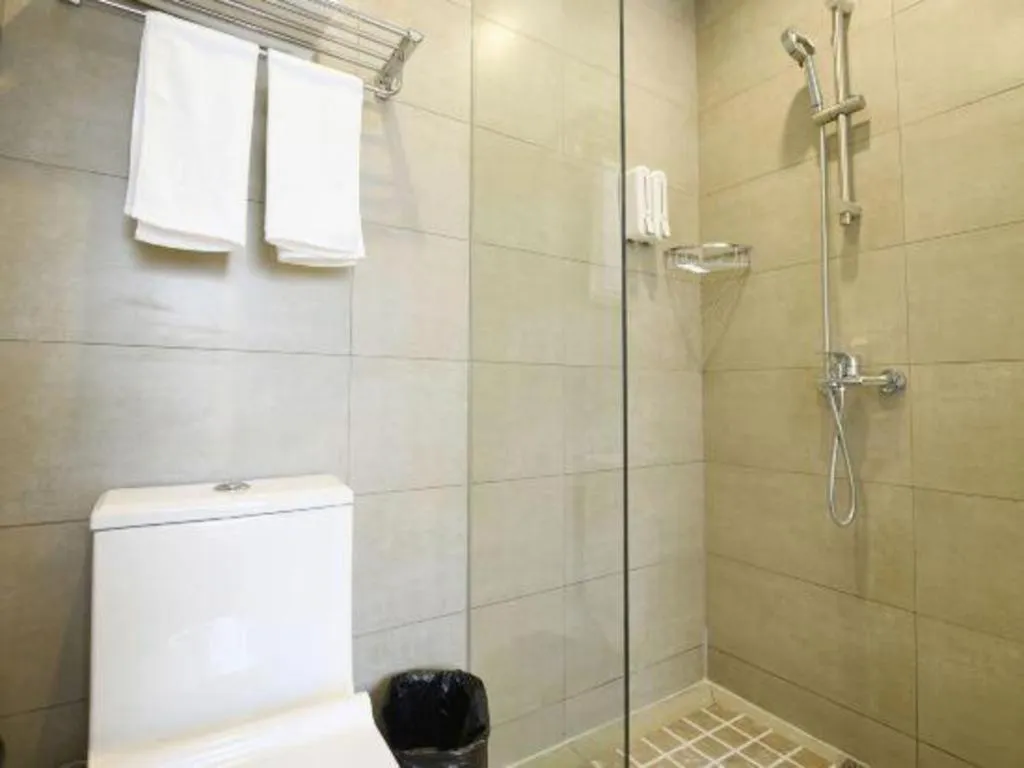 Shell Hotel Shanghai Normal University Hongcao Road Metro Station Guiping Road