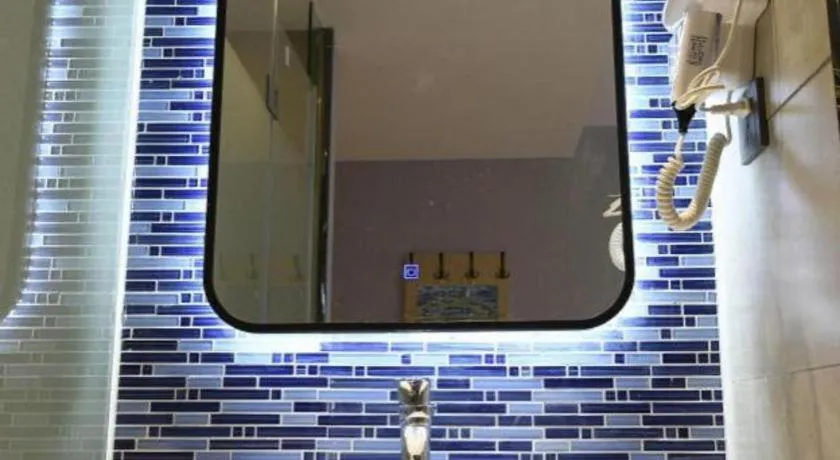 Shell Hotel Shanghai Normal University Hongcao Road Metro Station Guiping Road