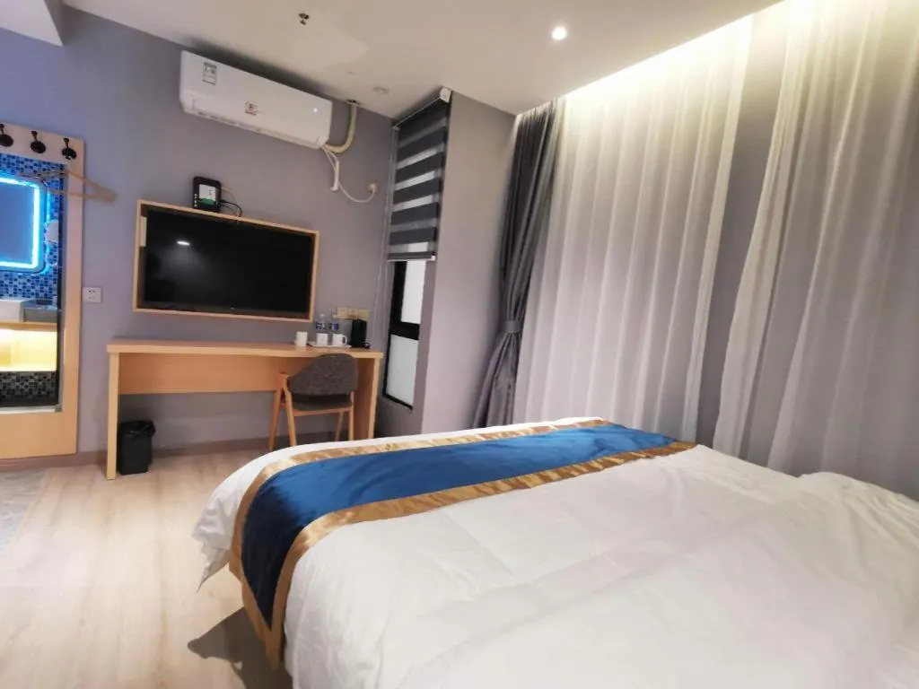 Bed in Shell Hotel Shanghai Normal University Hongcao Road Metro Station Guiping Road