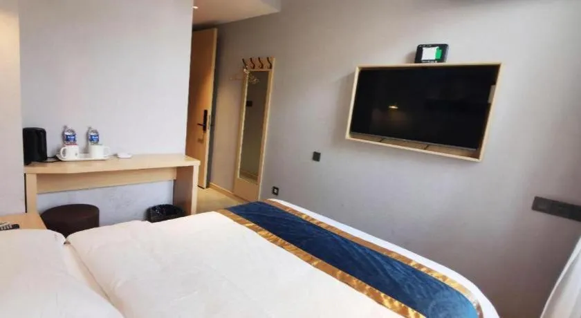 Bed in Shell Hotel Shanghai Normal University Hongcao Road Metro Station Guiping Road