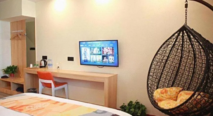 Bed in Shell Hotel Suzhou Zhangjiagang Jingang Town Central Plaza