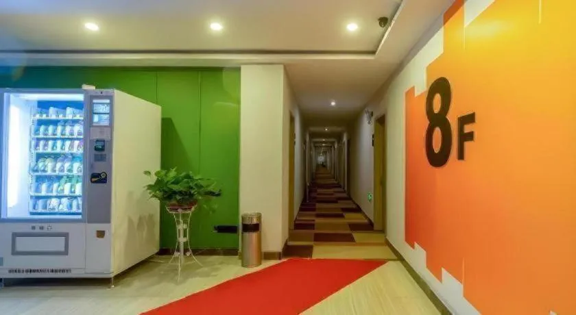 Shell Hotel Suzhou Zhangjiagang Jingang Town Central Plaza