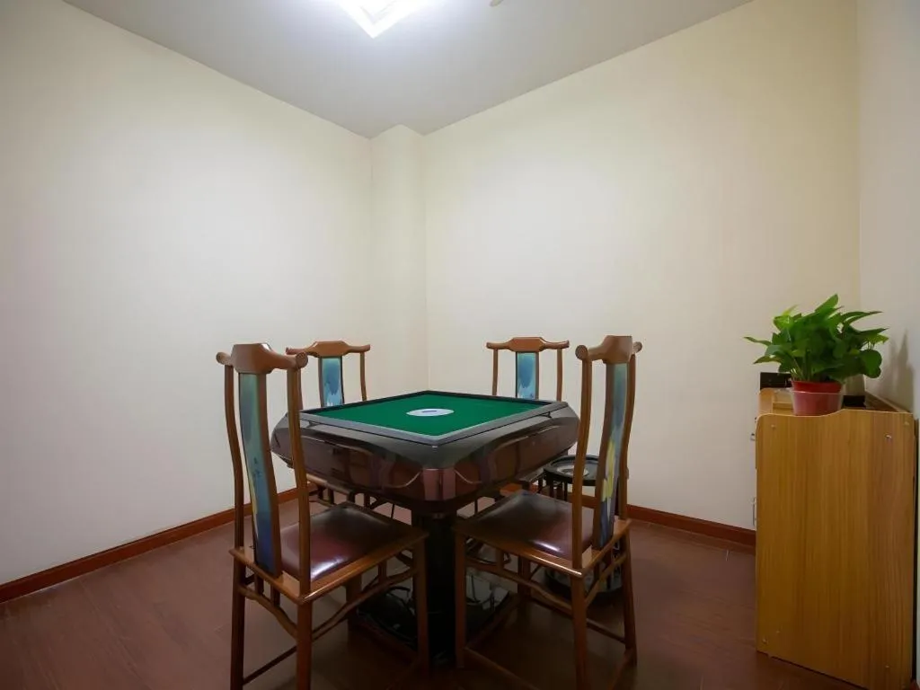 Shell Hotel Suzhou Zhangjiagang Jingang Town Central Plaza