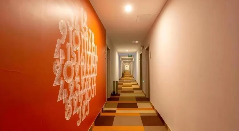 Shell Hotel Suzhou Zhangjiagang Jingang Town Central Plaza