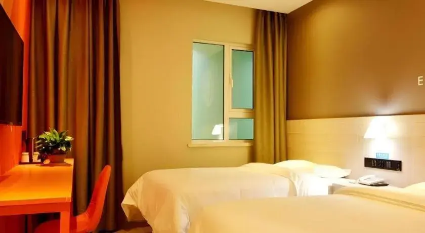 Bed in Shell Hotel Lanzhou Xiguan Lanzhou University 2nd Hospital Cultural Palace Metro Station Bed in Shell Hotel Lanzhou Xiguan Lanzhou University 2nd Hospital Cultural Palace Metro Station