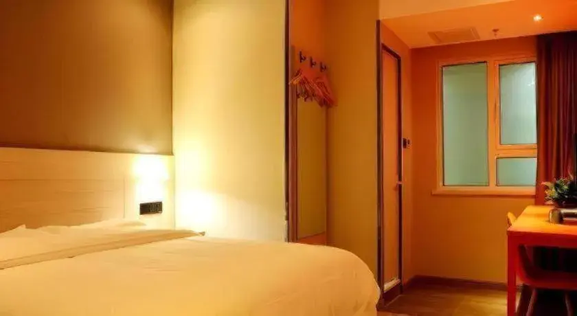 Bed in Shell Hotel Lanzhou Xiguan Lanzhou University 2nd Hospital Cultural Palace Metro Station Bed in Shell Hotel Lanzhou Xiguan Lanzhou University 2nd Hospital Cultural Palace Metro Station