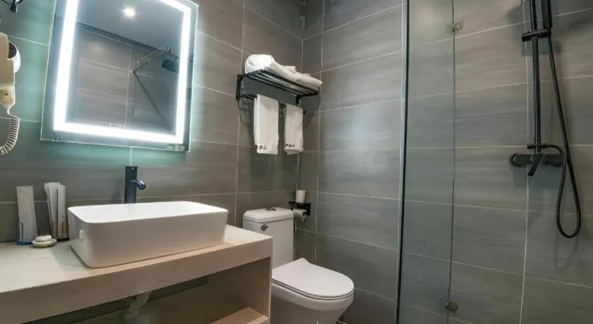 Shell Hotel Zhengzhou East High-Speed Railway Station Zhengdong Commerical Center