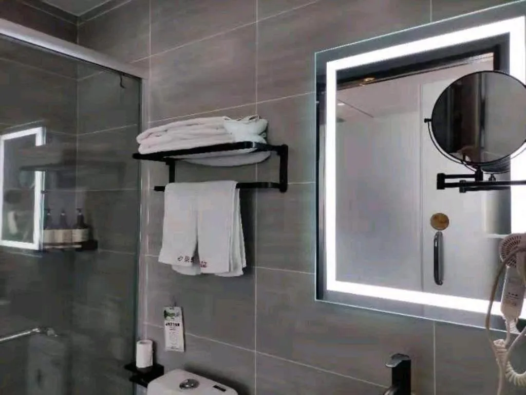 Shell Hotel Zhengzhou East High-Speed Railway Station Zhengdong Commerical Center