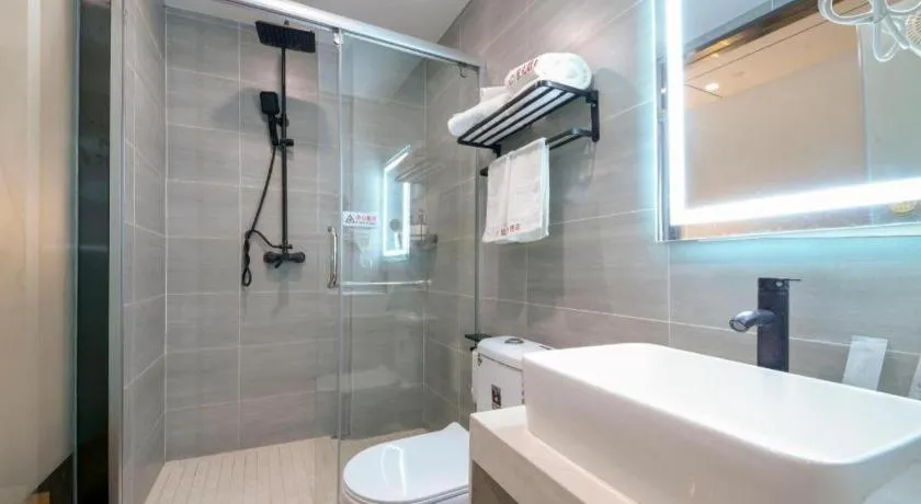 Shell Hotel Zhengzhou East High-Speed Railway Station Zhengdong Commerical Center