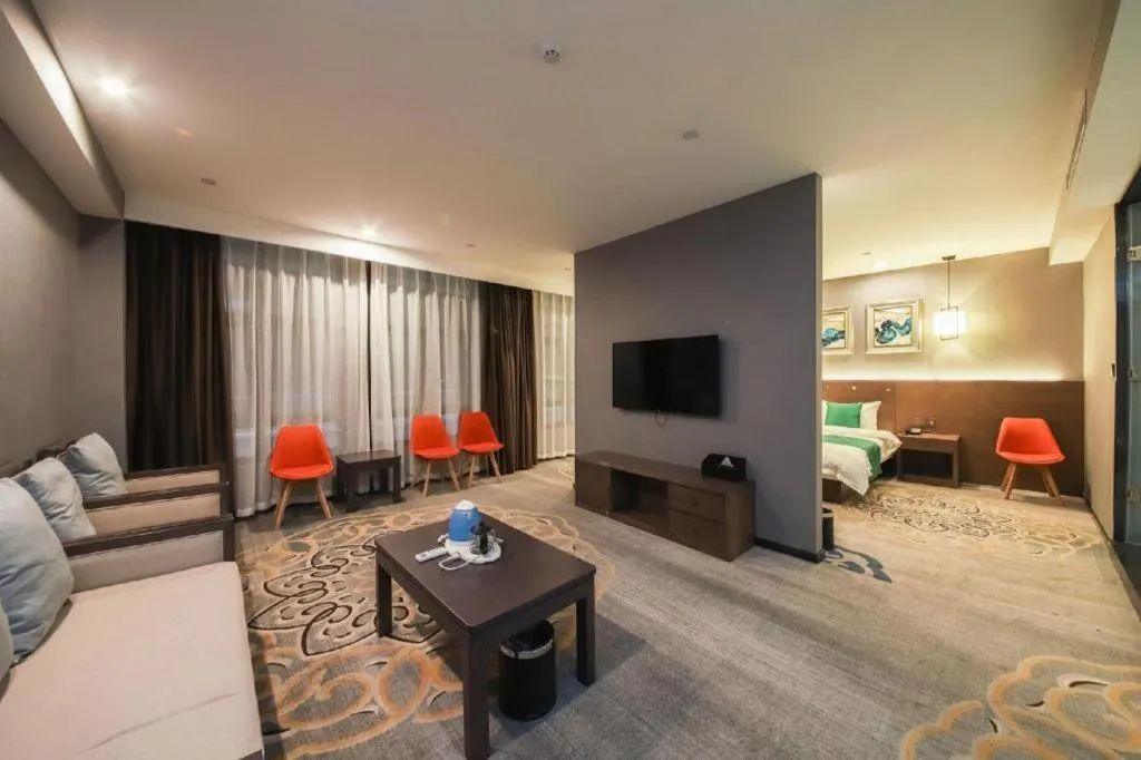 Shell Hotel Zhengzhou East High-Speed Railway Station Zhengdong Commerical Center