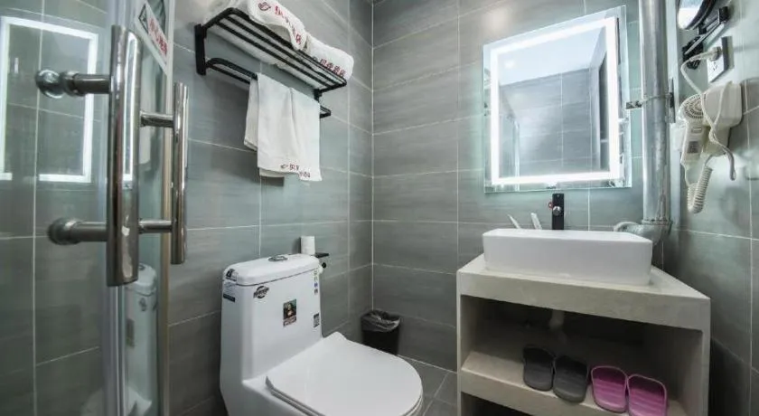 Shell Hotel Zhengzhou East High-Speed Railway Station Zhengdong Commerical Center