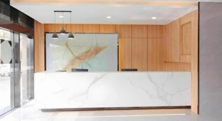 GreenTree Inn Express Zhangjiagang Hexing Town Shazhou Professional Institue of Technology