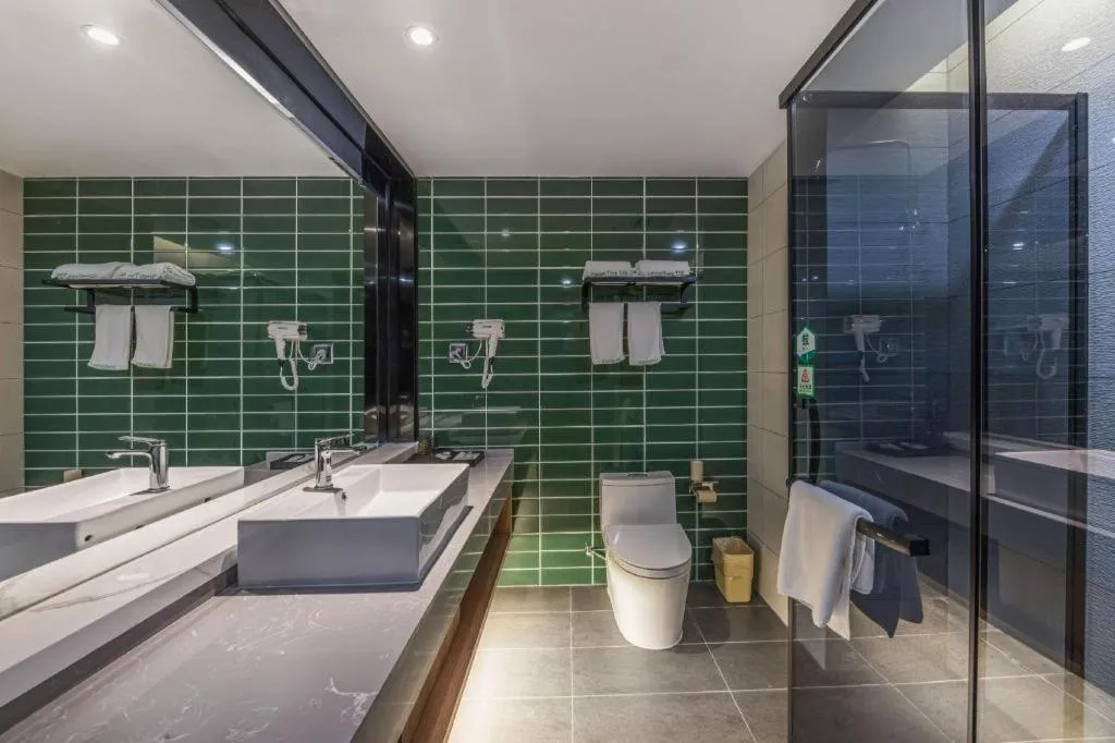 GreenTree Inn Express Zhangjiagang Hexing Town Shazhou Professional Institue of Technology