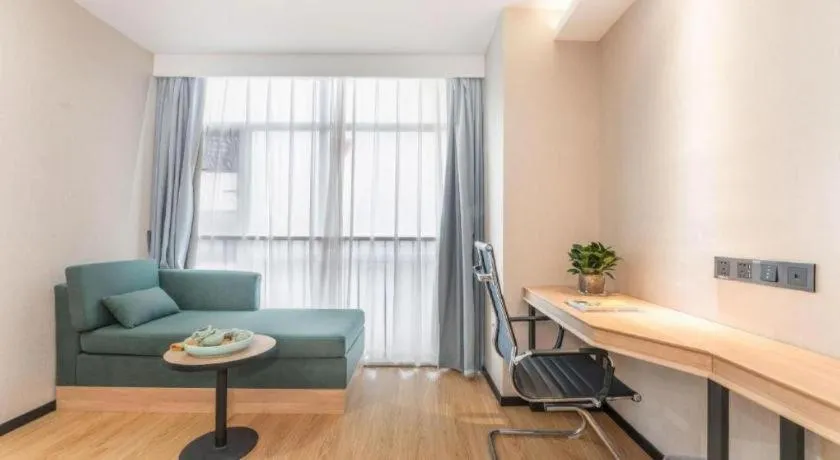 GreenTree Inn Express Zhangjiagang Hexing Town Shazhou Professional Institue of Technology