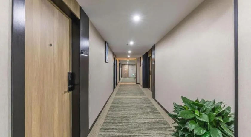 GreenTree Inn Express Zhangjiagang Hexing Town Shazhou Professional Institue of Technology