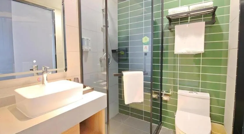 GreenTree Inn Express Zhangjiagang Hexing Town Shazhou Professional Institue of Technology