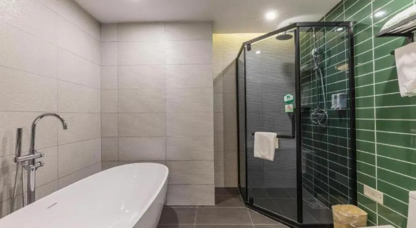 GreenTree Inn Express Zhangjiagang Hexing Town Shazhou Professional Institue of Technology