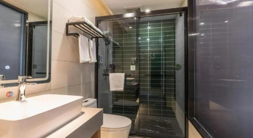 GreenTree Inn Express Zhangjiagang Hexing Town Shazhou Professional Institue of Technology