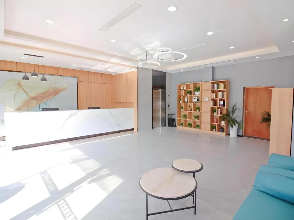 GreenTree Inn Express Zhangjiagang Hexing Town Shazhou Professional Institue of Technology