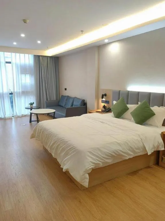 Bed in GreenTree Inn Express Zhangjiagang Hexing Town Shazhou Professional Institue of Technology