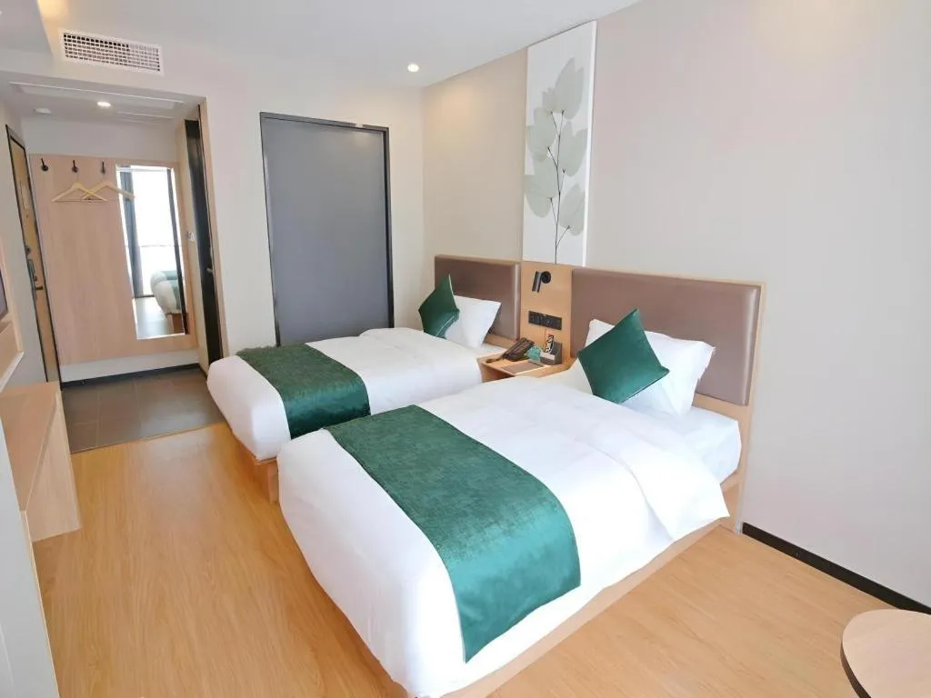 Bed in GreenTree Inn Express Zhangjiagang Hexing Town Shazhou Professional Institue of Technology