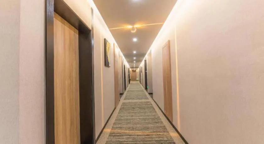 GreenTree Inn Express Zhangjiagang Hexing Town Shazhou Professional Institue of Technology