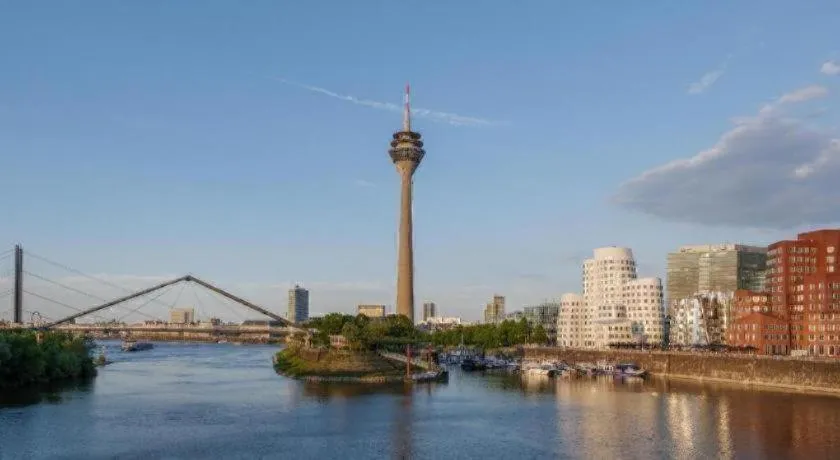 Shell Hotel Shanghai Expo Changqing Road Metro Station