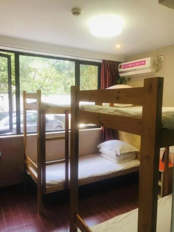 Bed in Shell Hotel Shanghai Expo Changqing Road Metro Station