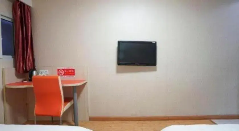 Bed in Shell Hotel Shanghai Expo Changqing Road Metro Station Bed in Shell Hotel Shanghai Expo Changqing Road Metro Station