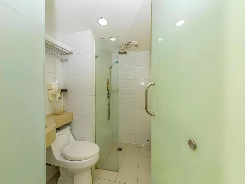 Shell Hotel Shanghai Expo Changqing Road Metro Station