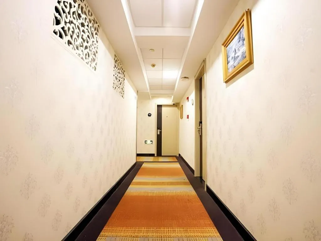 Shell Hotel Shanghai Expo Changqing Road Metro Station