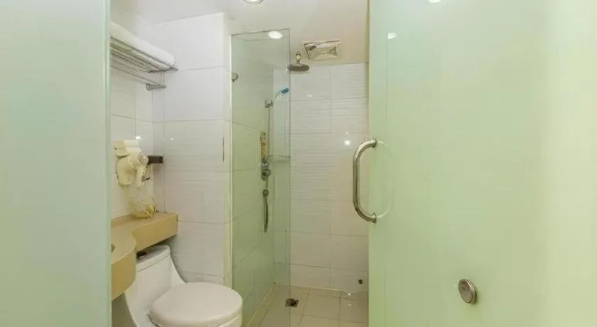 Shell Hotel Shanghai Expo Changqing Road Metro Station